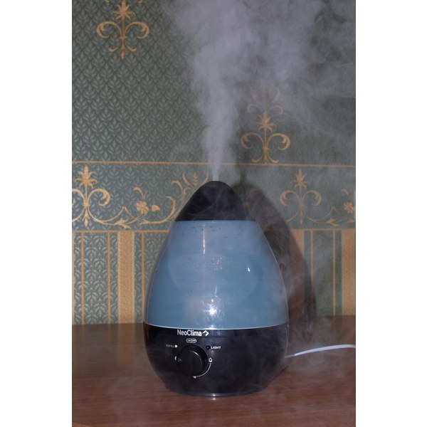 Увлажнитель воздуха ультразвуковой NeoClima NHL-220L black